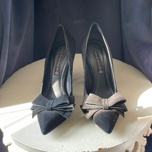 Black stiletto with bow detail
